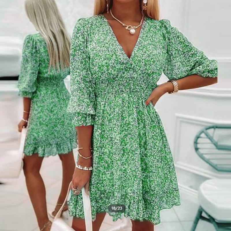 Verola -  Wunderschön gemachtes halbes Sommerkleid mit kurzen Ärmeln